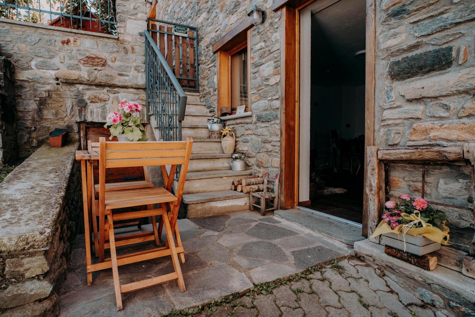 Le Chalet Du Village Chambave Exterior foto